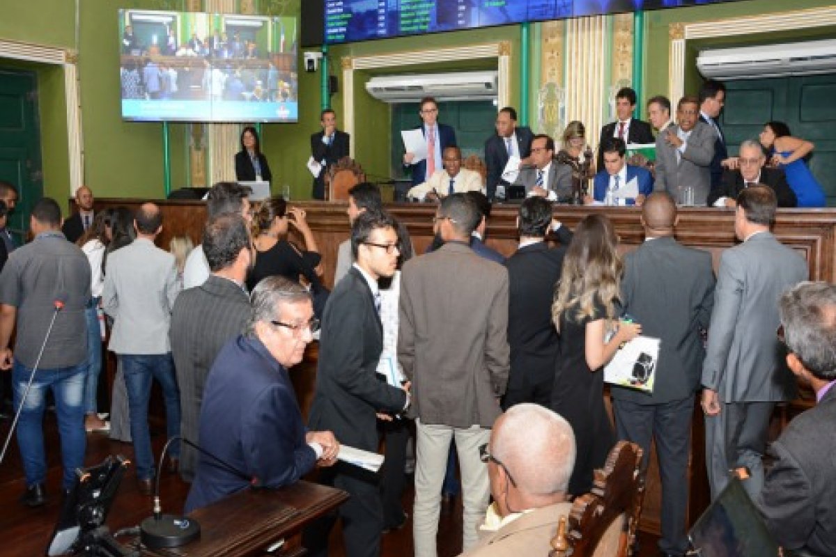 Justiça anula derrubada do veto sobre piso dos agentes comunitários de endemias em Salvador