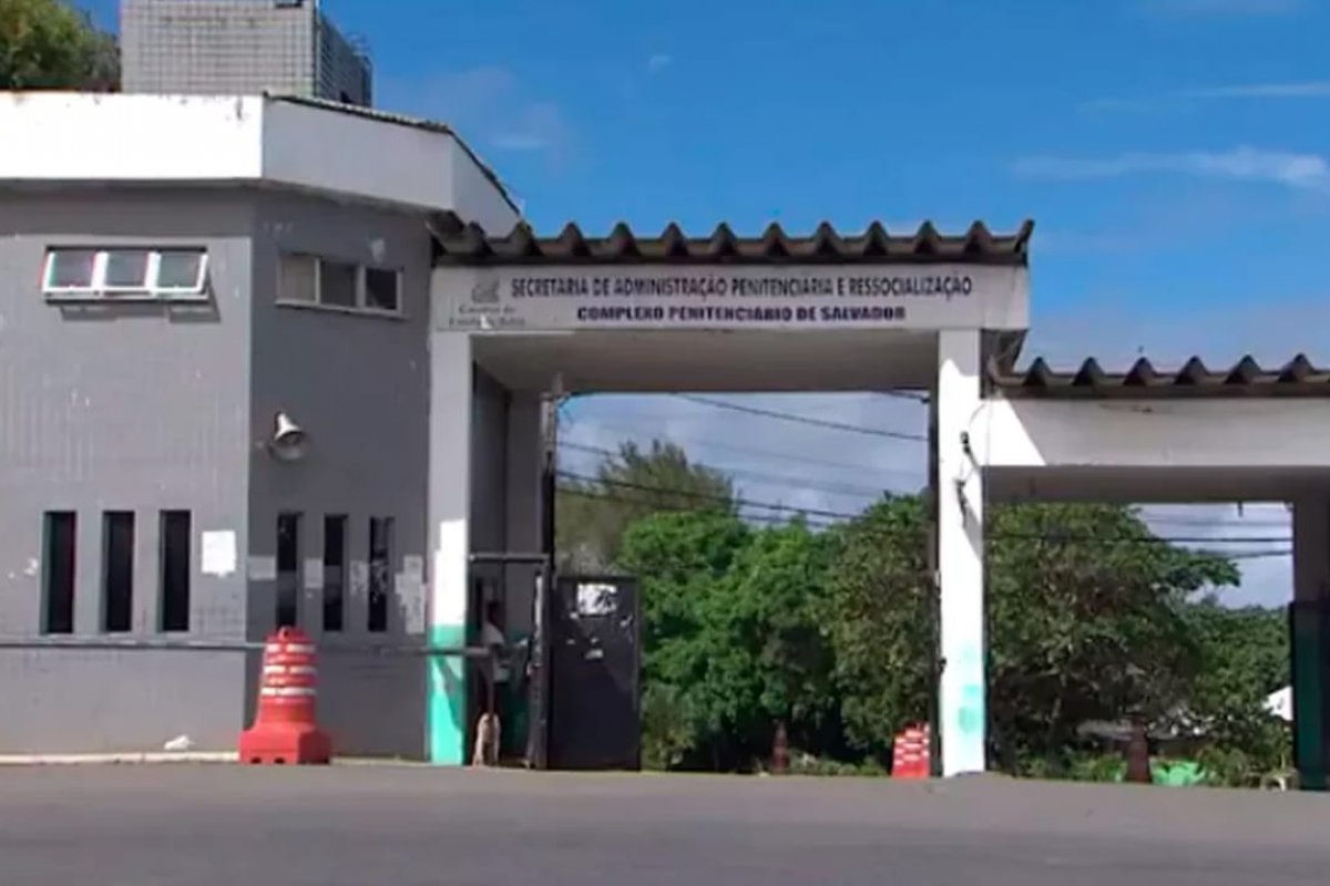 Detentos fogem da Penitenciária Lemos Brito, em Salvador