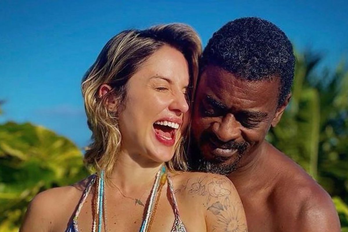 Namorada de Seu Jorge anuncia gravidez do primeiro filho do casal!
