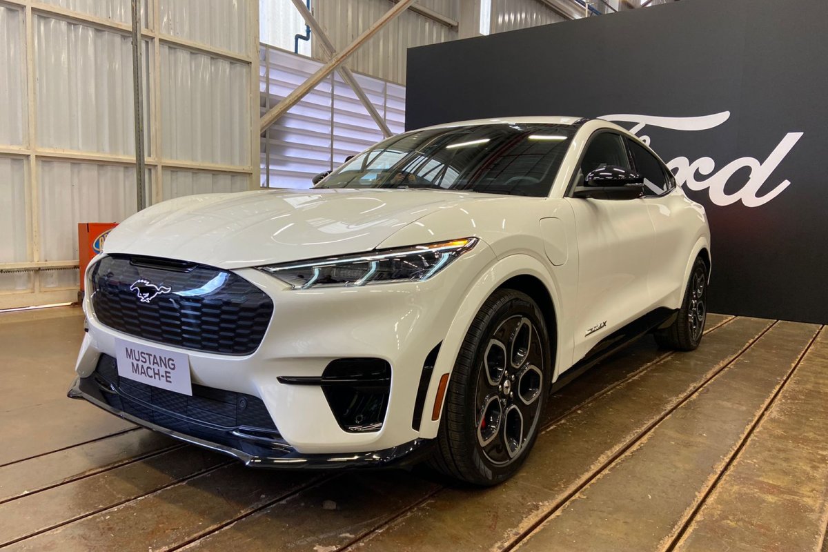 Ford revela Mustang elétrico em evento no interior do SP