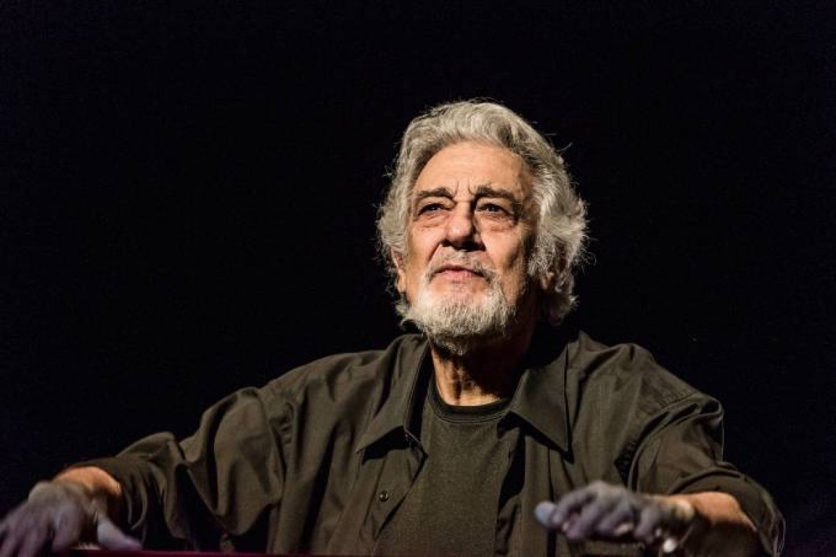 Acusado de assédio sexual, Plácido Domingo cancela apresentação em Tóquio, antes das Olimpíadas