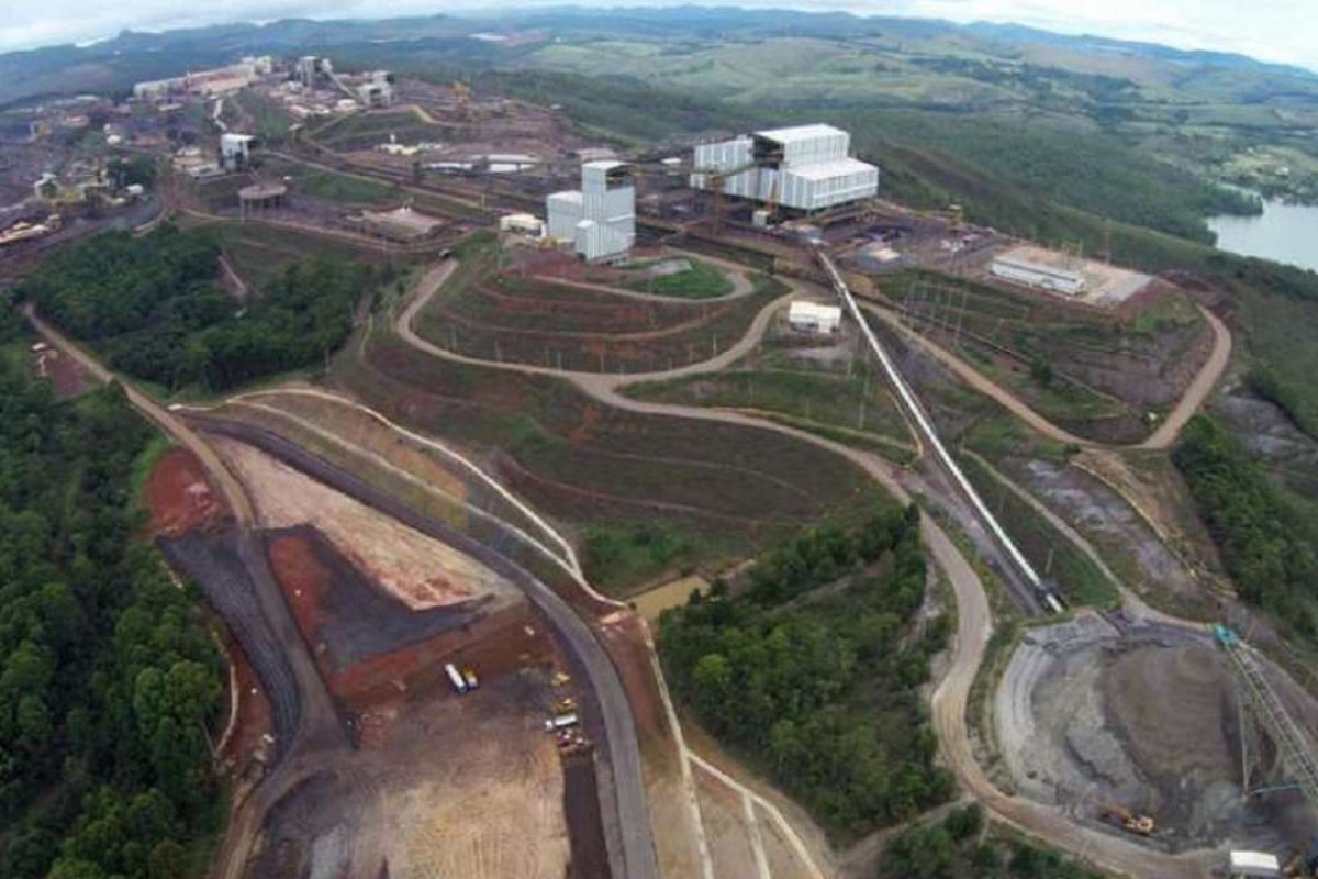Vale reduz nível de emergência da Barragem Vargem Grande, em Minas