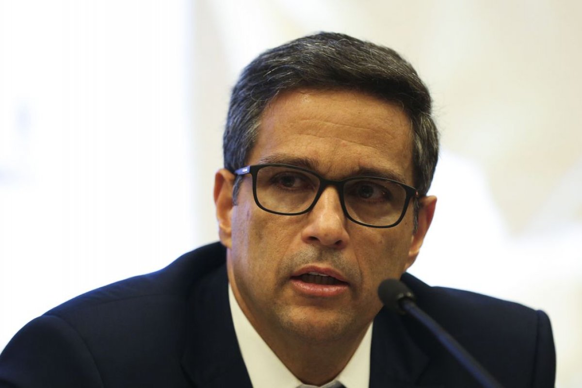 "Parece que está estabilizando um pouco", diz presidente do BC sobre inflação no Brasil