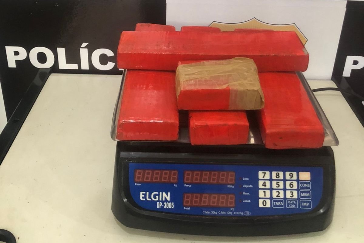 Homem é preso transportando maconha dentro de carro em Itabuna