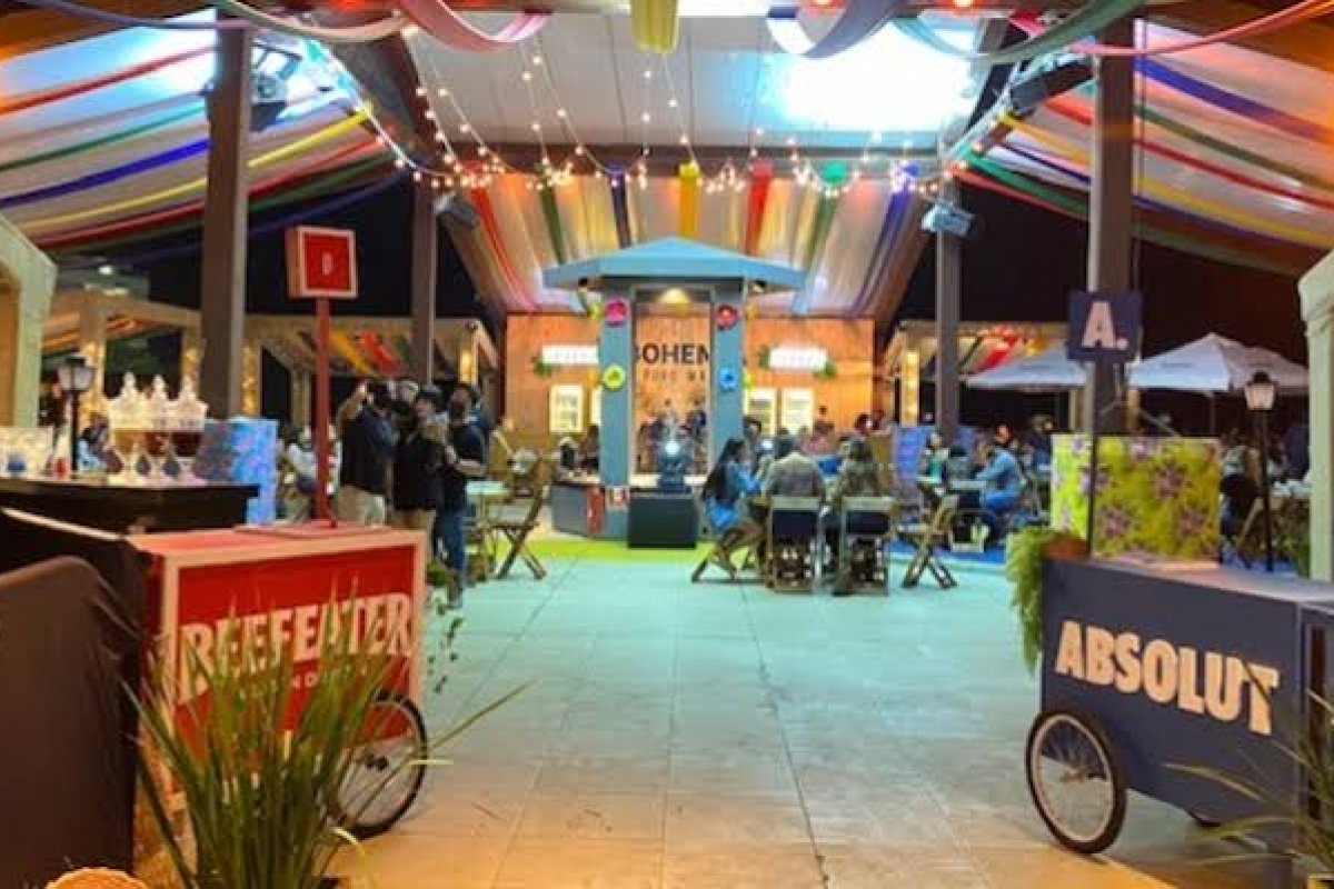 Nossa Vila: A pedidos, o espaço que une música e gastronomia no Clube Espanhol funcionará por mais alguns meses