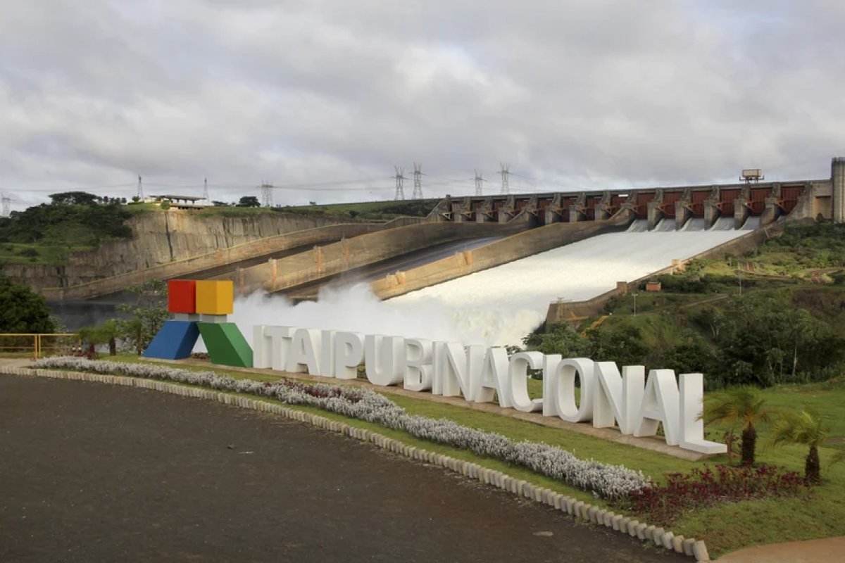 Cerca de R$ 100 mil da usina Itaipu serão repassados para dez distribuidoras para evitar aumento
