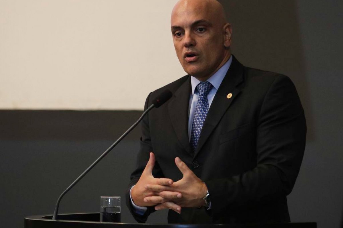 Vídeo ao vivo: Alexandre de Moraes toma posse como presidente do TSE
