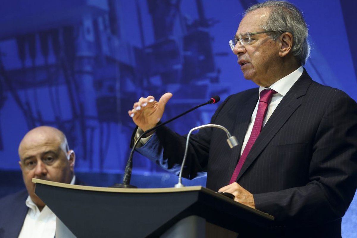 Guedes diz que América Latina está 'desmanchando' e Brasil escapou com a reforma da Previdência