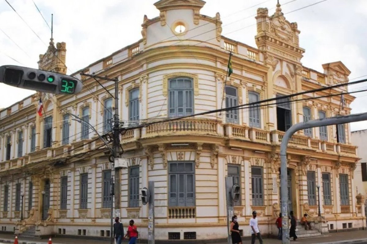 Diretor de órgão de Feira de Santana é denunciado por assédio sexual e constrangimento