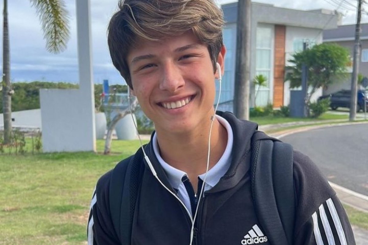 Sobrinho de Carla Perez entra para o mundo da moda. Conheça Davi Perez!