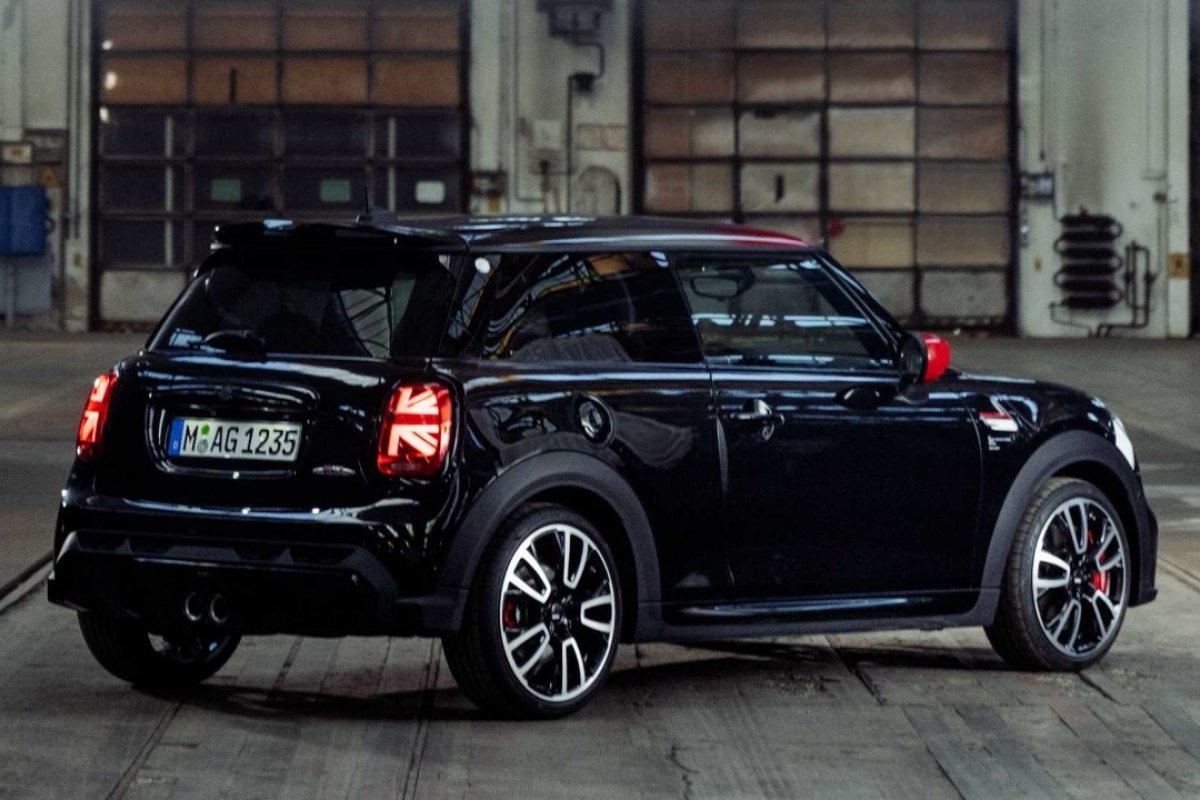 Mini lança Cooper exclusivo Pat Moss com 15 unidades para o Brasil