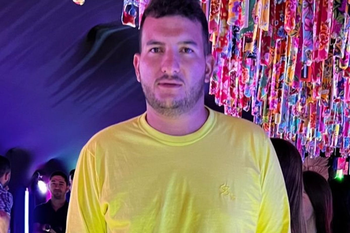 Arqlight iluminação comandada por Carlos Magalhães mostra o poder do lustre em um ambiente!