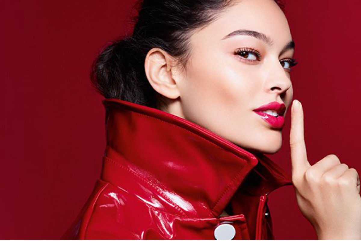 Marca lança batom que promete 8 horas de hidratação