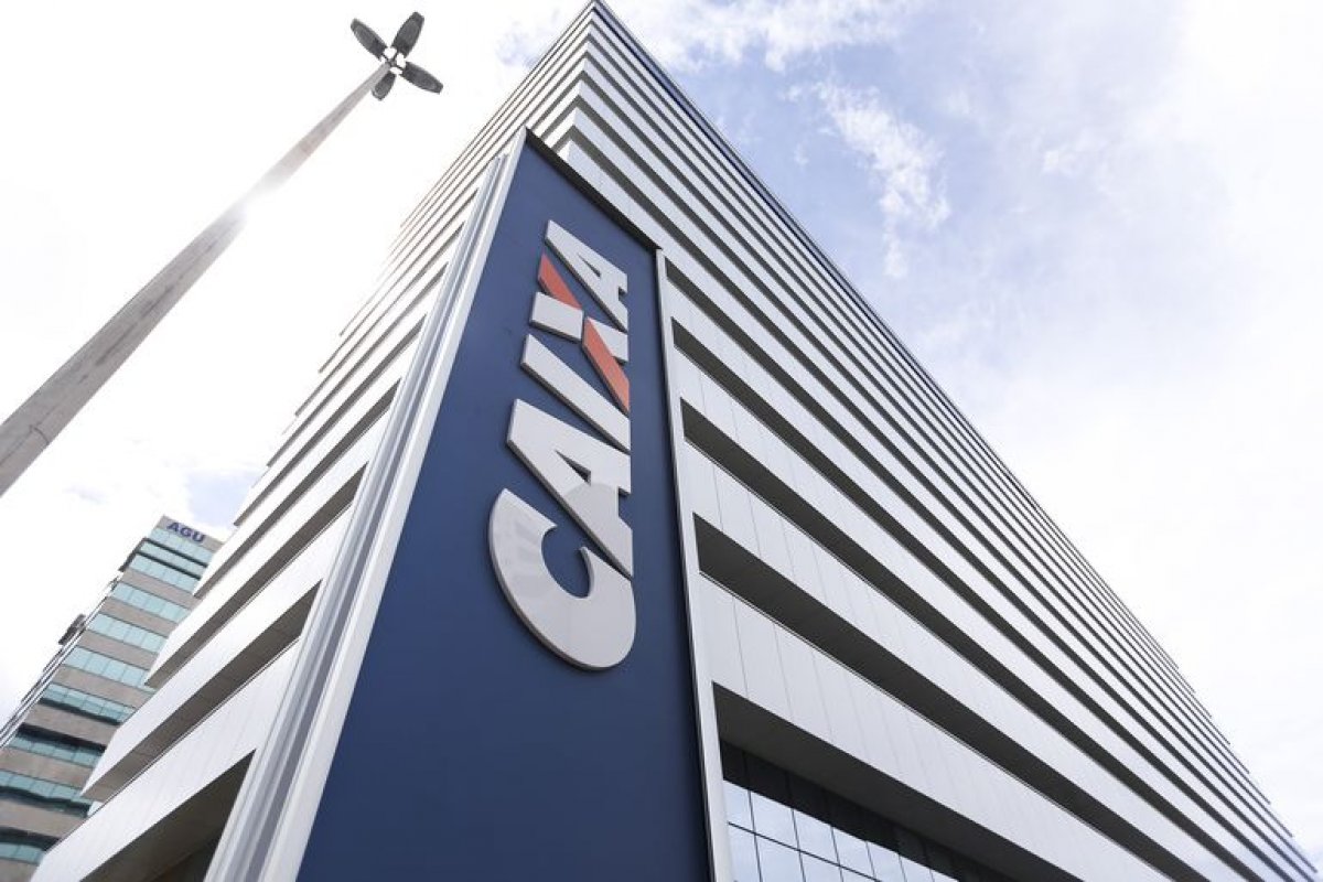 Caixa registra queda de 27% no lucro do segundo trimestre do ano