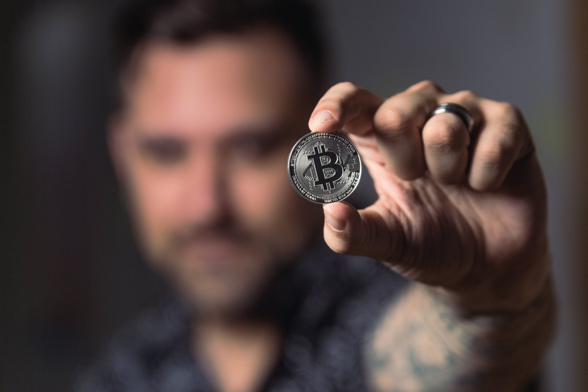Preço do Bitcoin registra queda e mercado cripto perde milhões em 24 horas