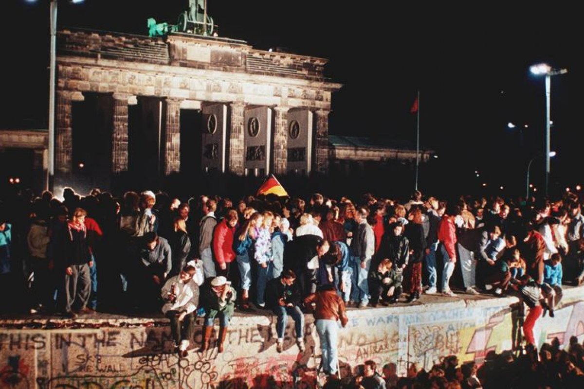 Há 30 anos o rumo da história mundial mudava com a queda do Muro de Berlim