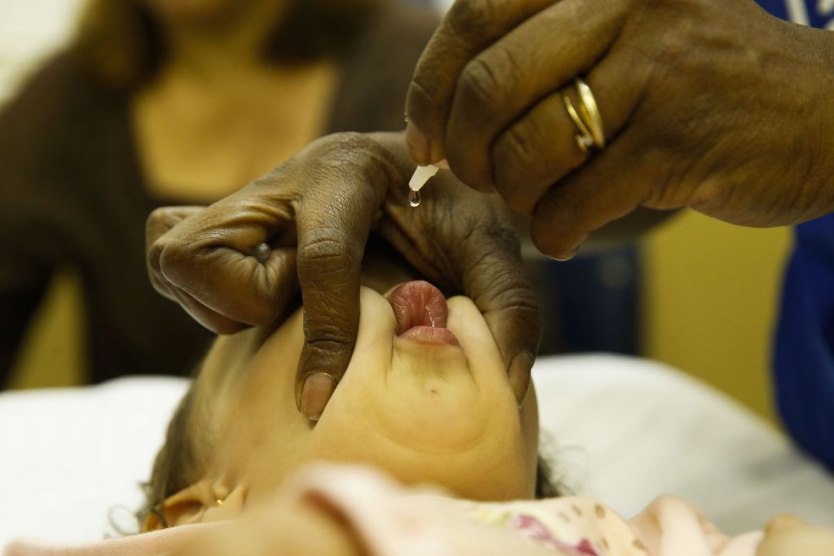 Paralisia infantil: campanha alerta para ameaça de retorno da doença no Brasil