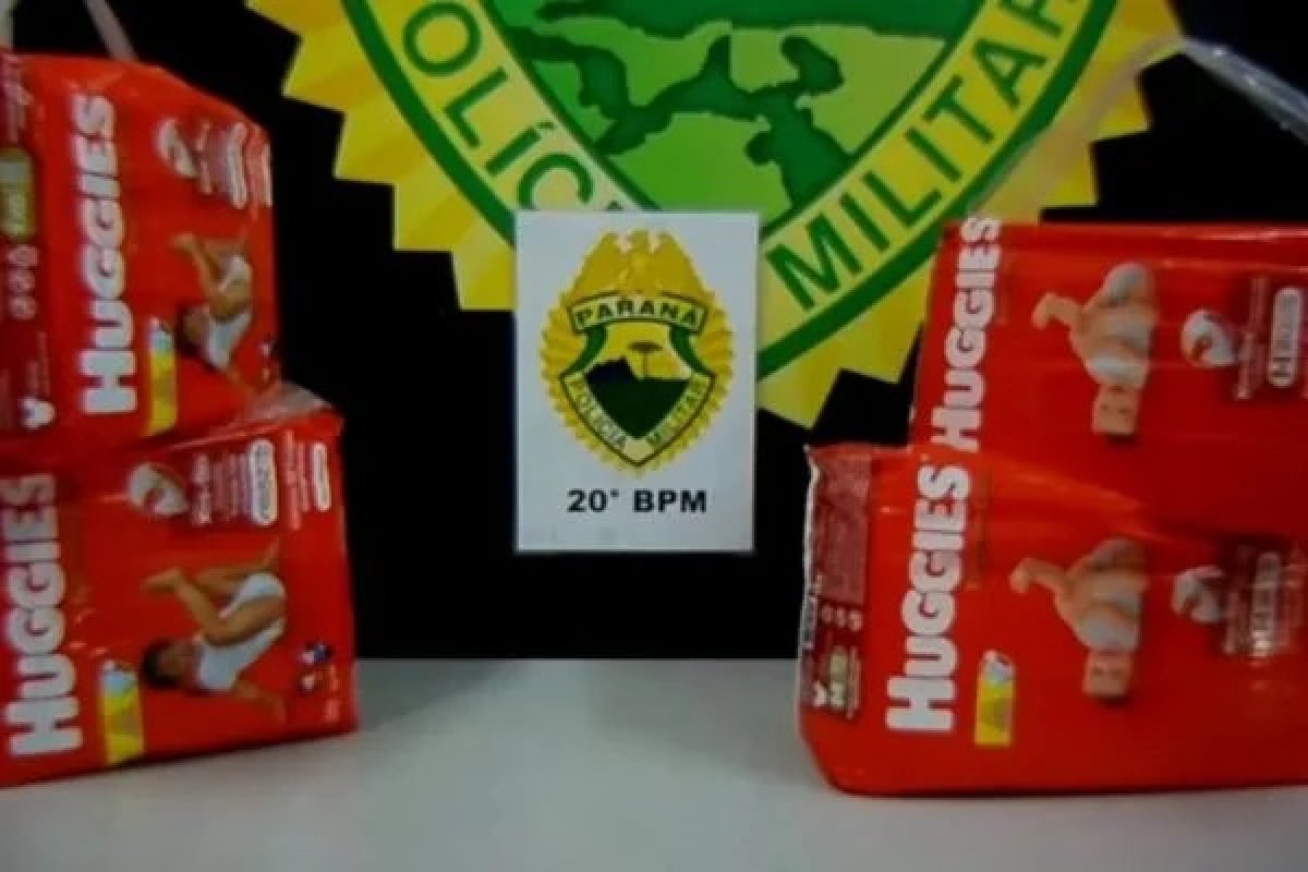 Homem é preso após tentar roubar pacotes de fraldas em farmácia no Paraná