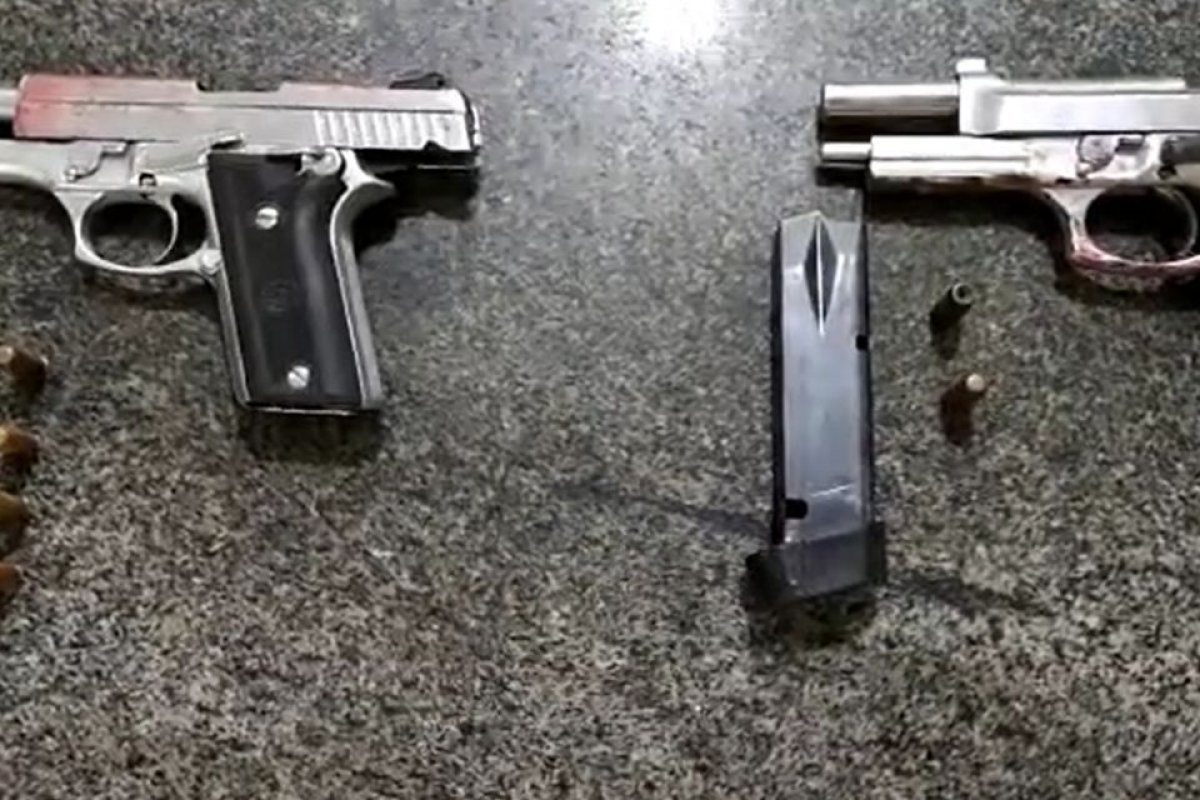 PM apreende três armas de fogo e recupera veículo em SAJ