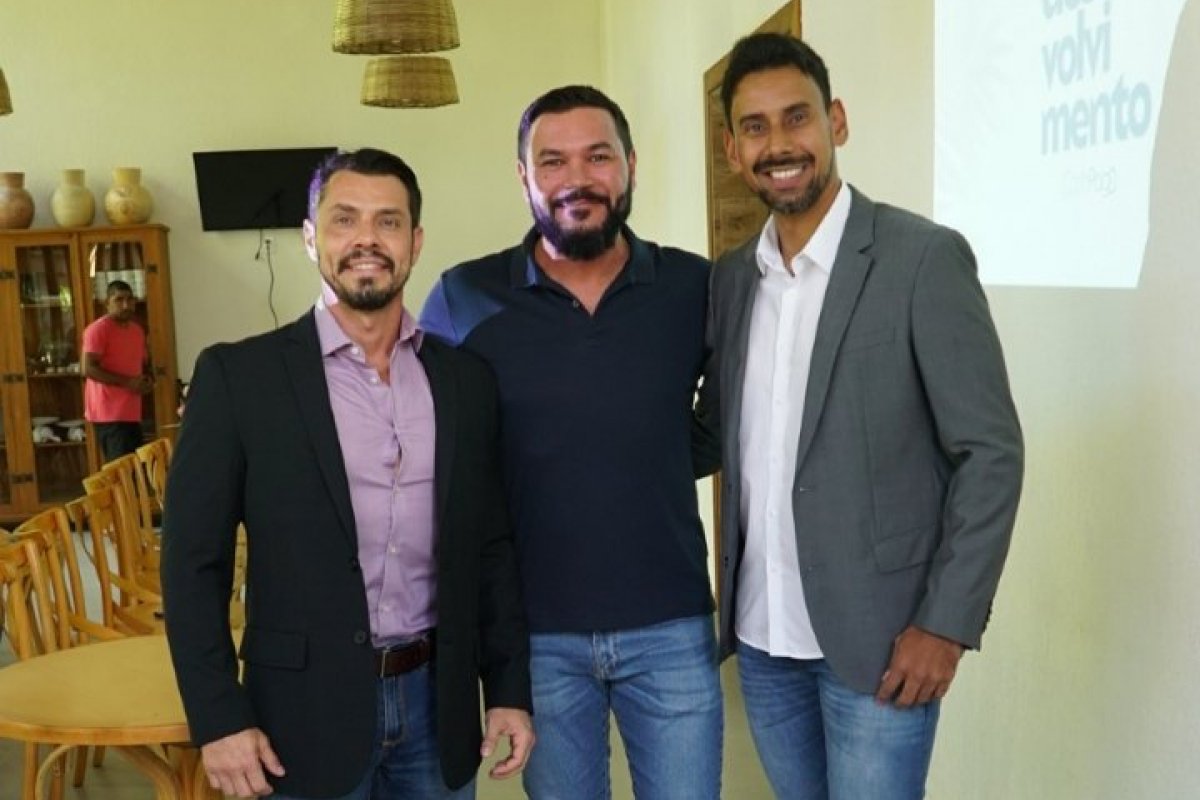 Empresários Cristiano Dubba, Eduardo Castro e Waldney Oliveira, implantam turismo inteligente em Morro de São Paulo!