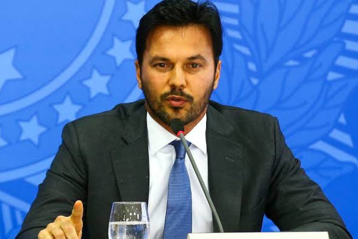 "Bonner esqueceu a arrogância e o deboche, mas não esqueceu o Bolsonaro", afirma Fabio Faria sobre sabatina com Ciro