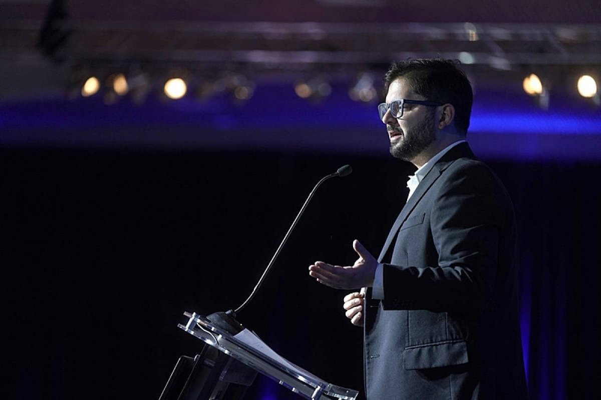 Presidente do Chile defende redução na jornada de trabalho