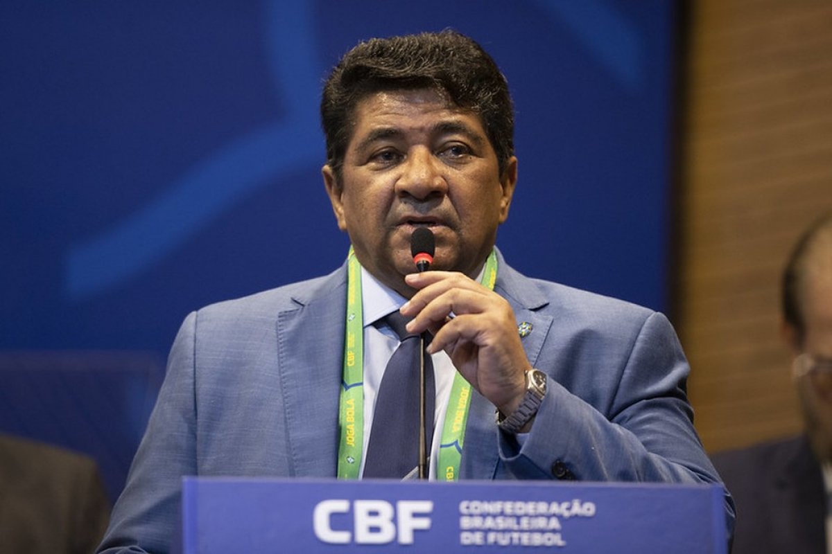 Presidente da CBF propõe perda de pontos em casos de racismo