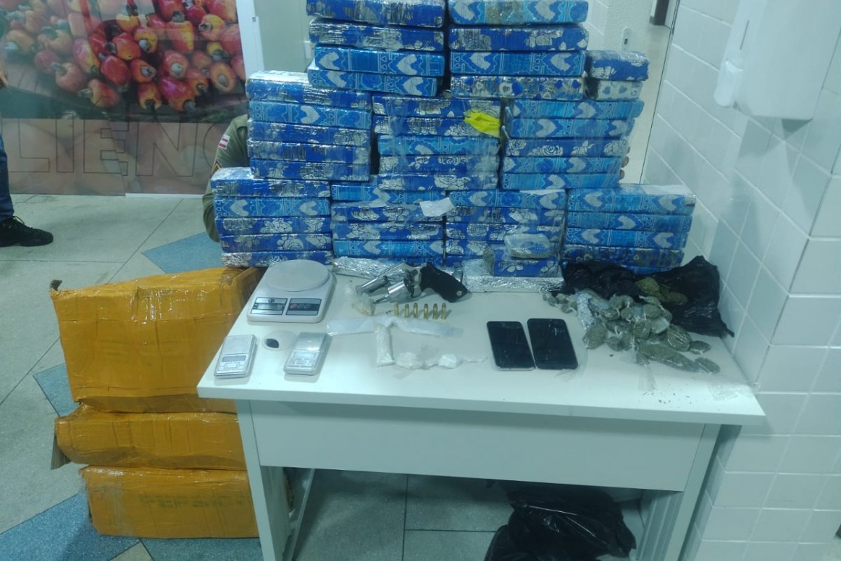 Polícia Militar prende quadrilha de traficantes em Camaçari (BA)