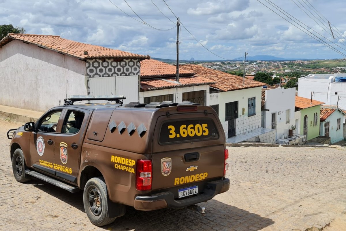 Mulher com mandado de prisão por homicídio é presa na região da Chapada Diamantina