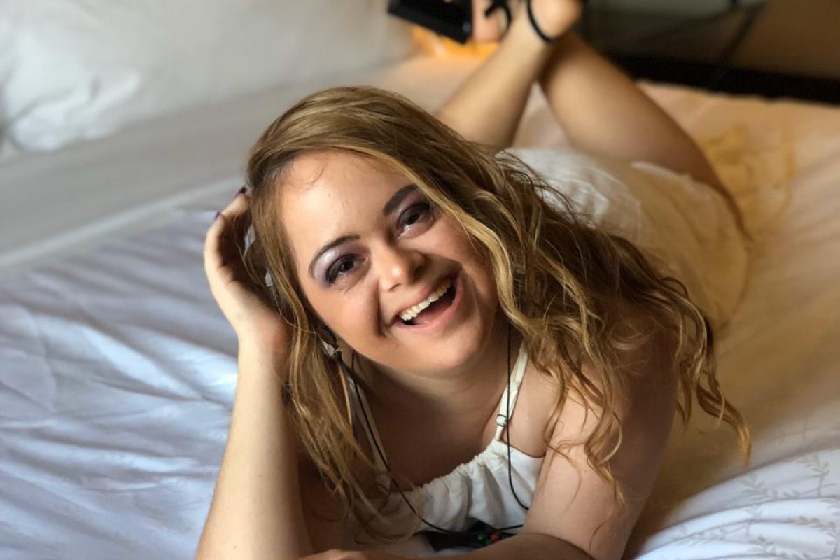 Colunista nova no Farol da Bahia: Cacai Bauer!