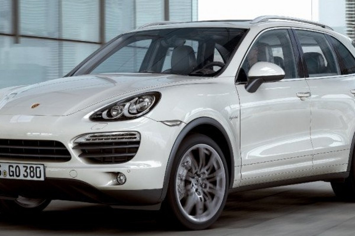 Detran oferece em leilão Porsche Cayenne S por R$ 50 mil