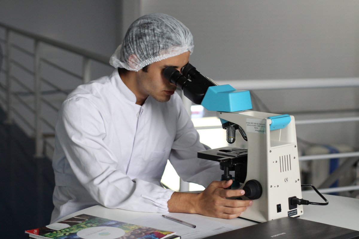 Cientistas explicam 1º caso de coinfecção por Varíola dos Macacos, Covid e HIV