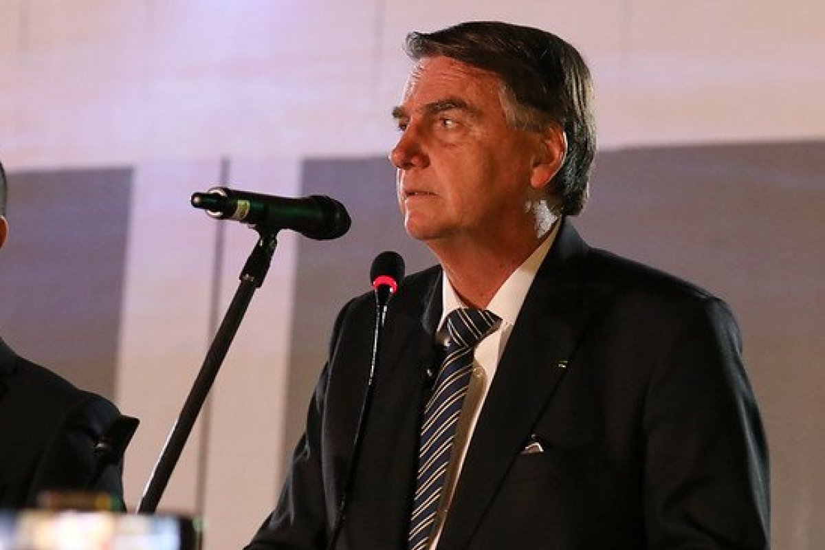 New York Times incorpora ‘tchutchuca’ no vocabulário depois de provocação de youtuber à Bolsonaro