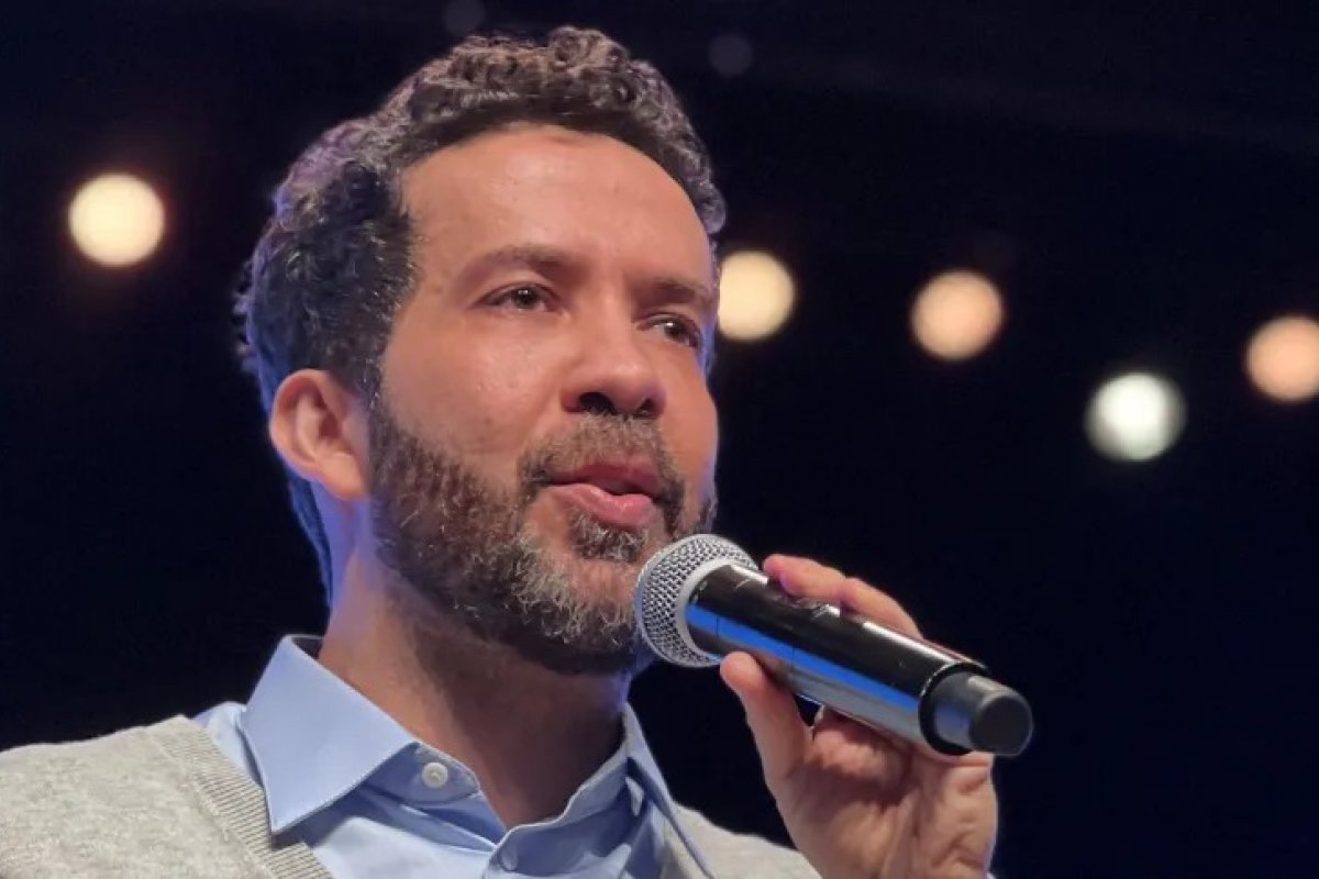 Campanha de Bolsonaro aciona TSE contra declarações de Janones