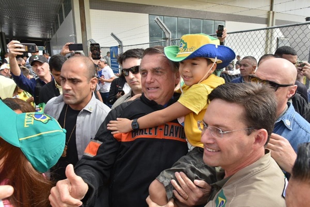 “O mundo sem o Brasil passa fome”, diz Bolsonaro em moto-carreata na Bahia