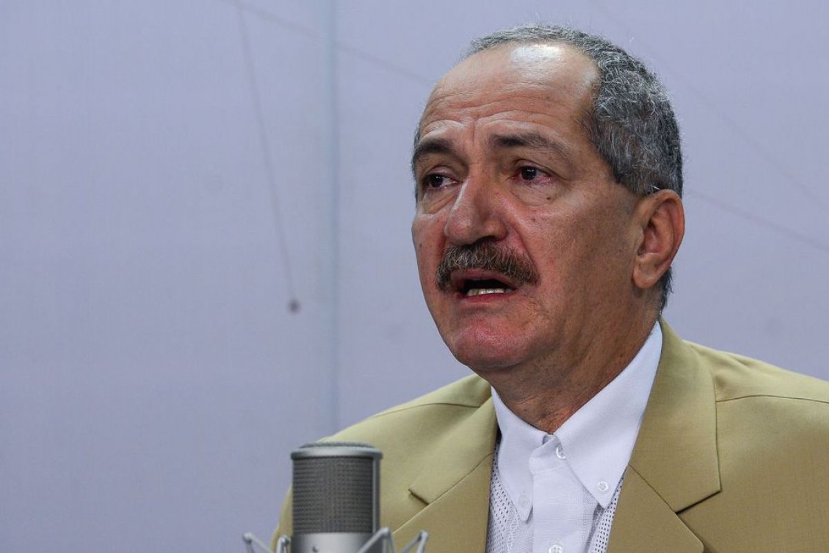 Ministro ordena retirada de áudio falso de Aldo Rebelo contra Lula