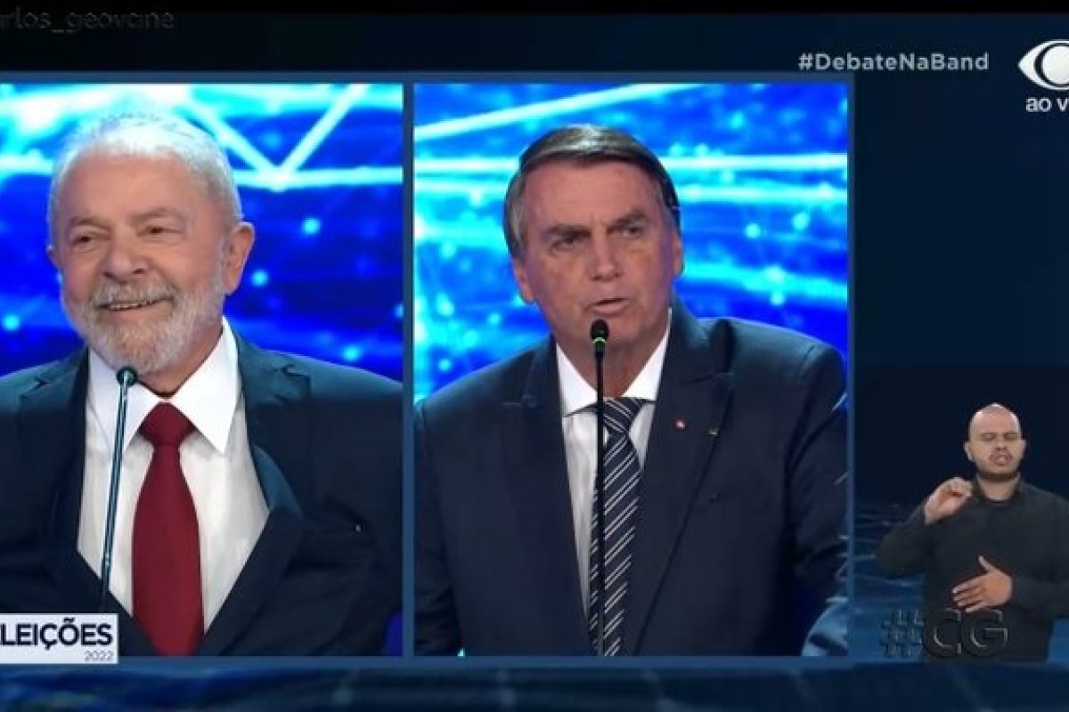 Em primeiro embate, Bolsonaro fala sobre corrupção em pergunta a Lula