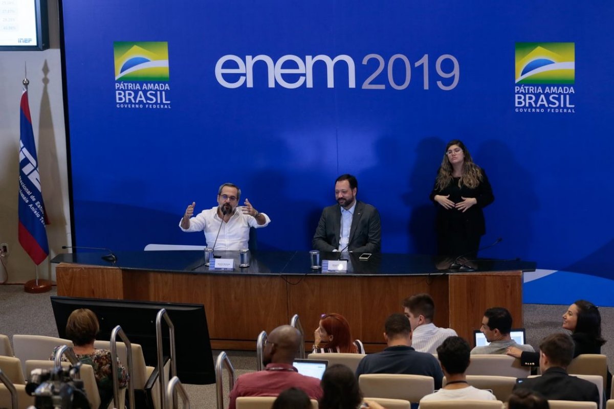 Enem: nos próximos anos será um exame técnico, diz ministro