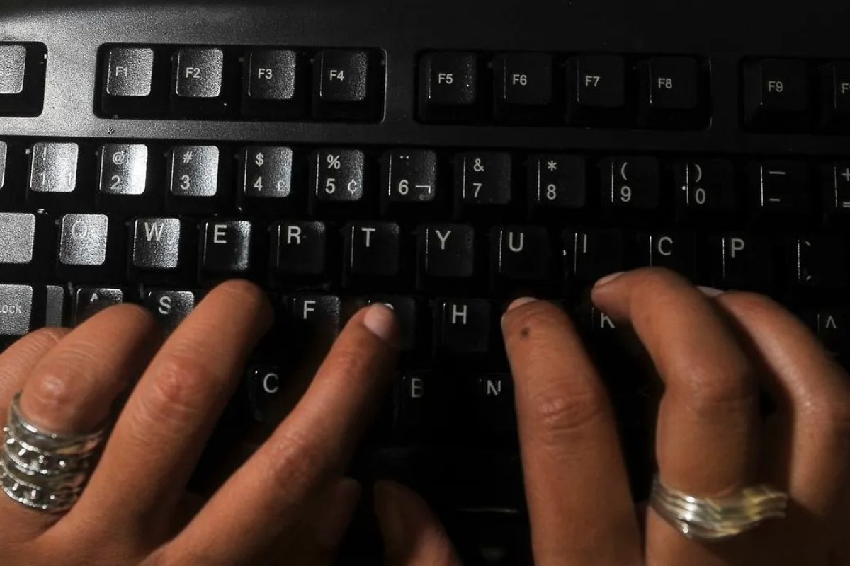 Denúncias envolvendo crimes de ódio digitais no Brasil crescem 650% no 1º semestre de 2022