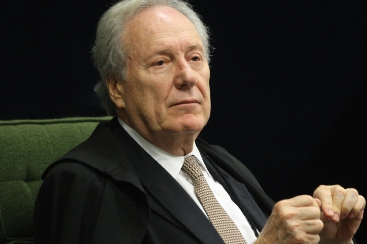 Lewandowski rejeita ação contra Ricardo Salles por incitação à violência nas redes sociais