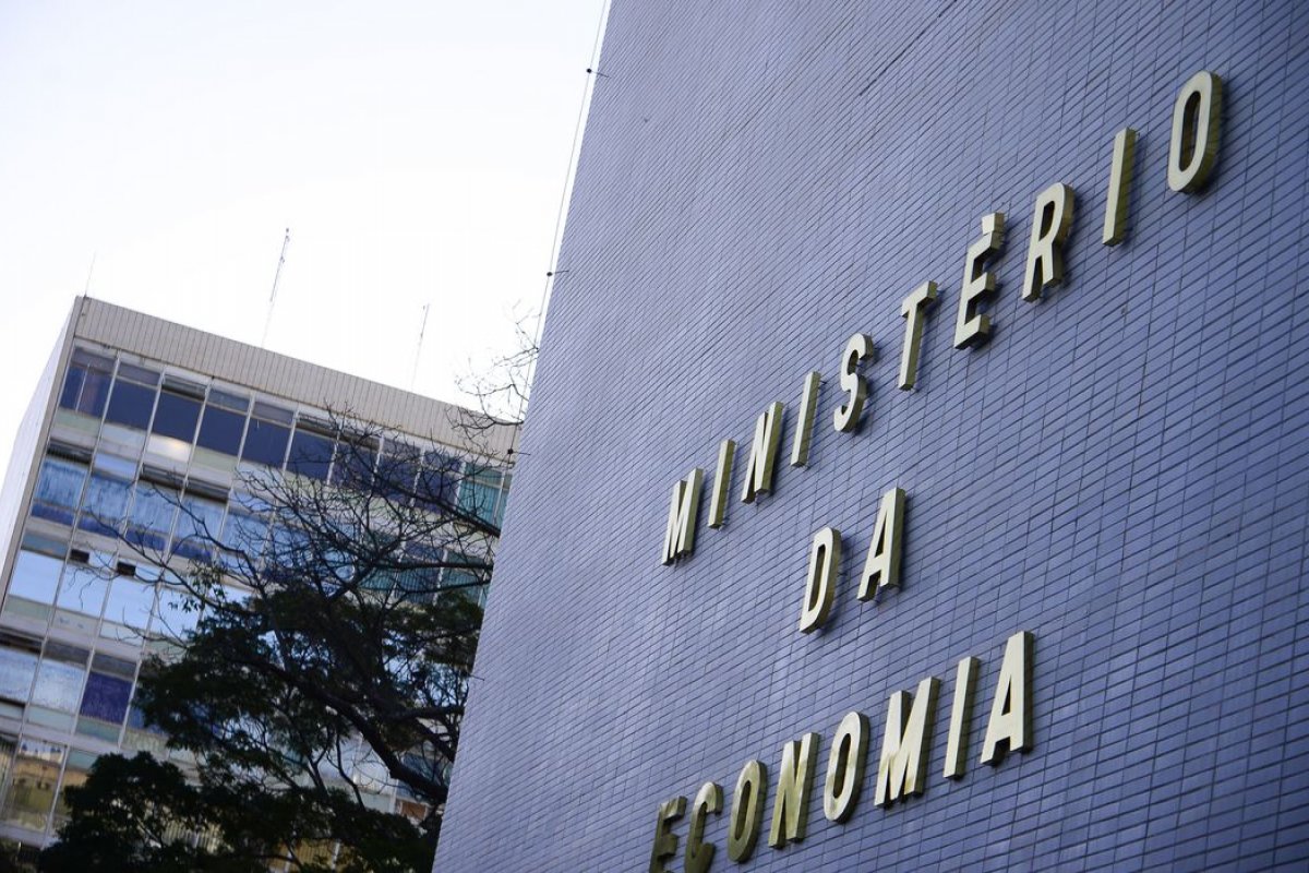 Crescimento econômico do Brasil é mais rápido que outros países, afirma ministério