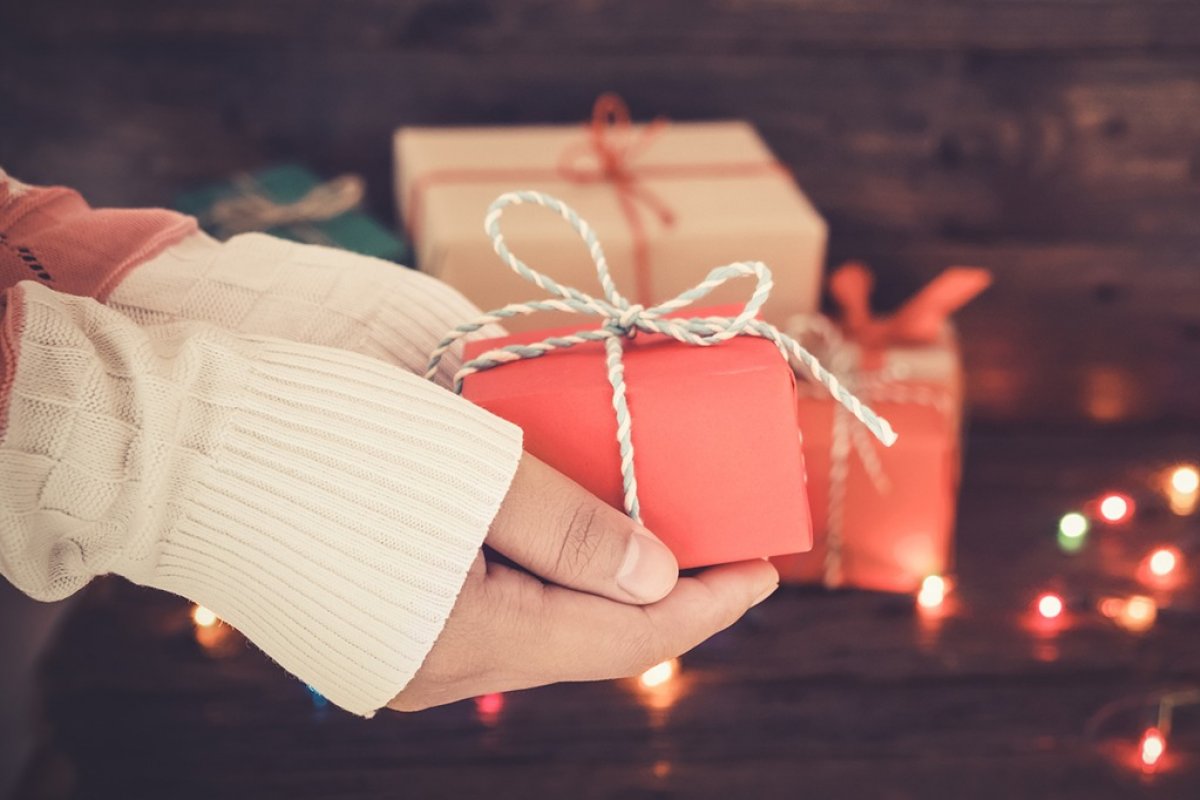 Quase 90% dos brasileiros pretendem usar o 13º salário para quitar dívidas