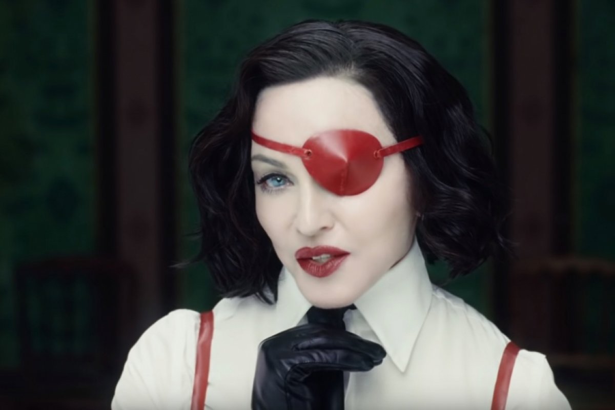 Fã processa Madonna após mudança de horário de show