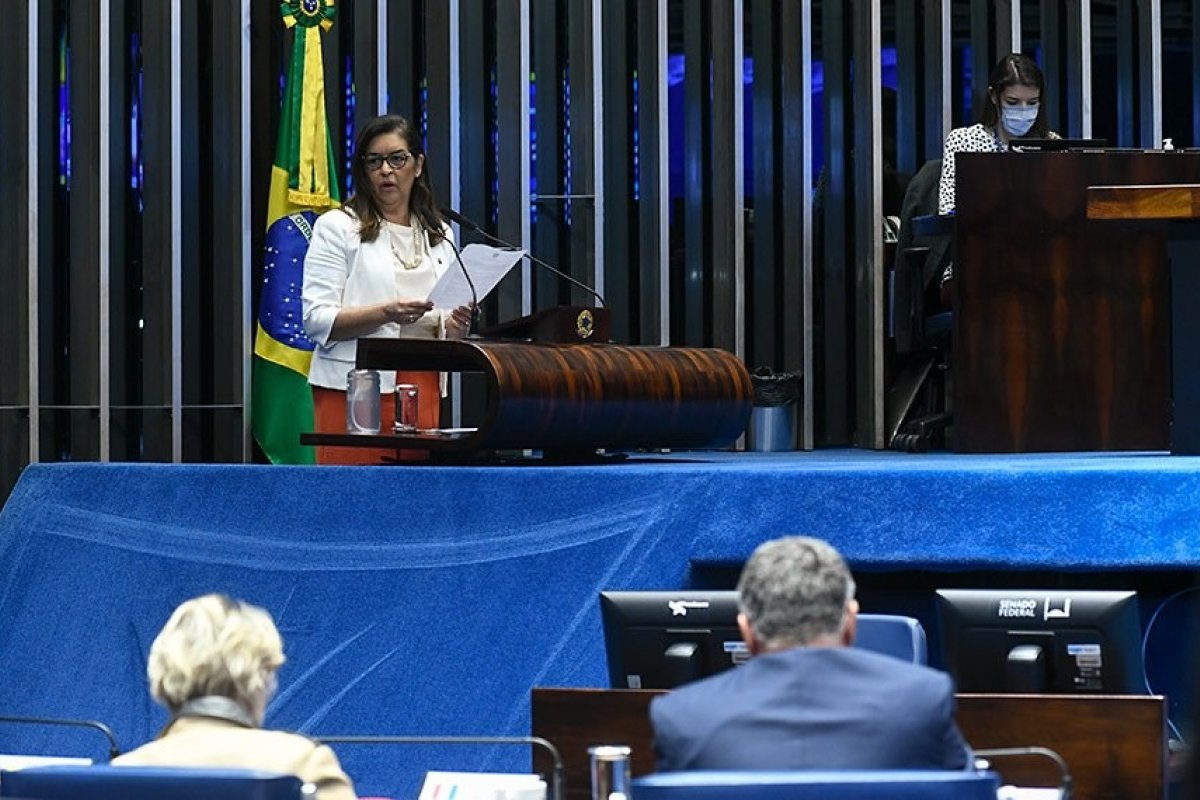 Senado aprova jornada flexível para pais de crianças pequenas ou com deficiência