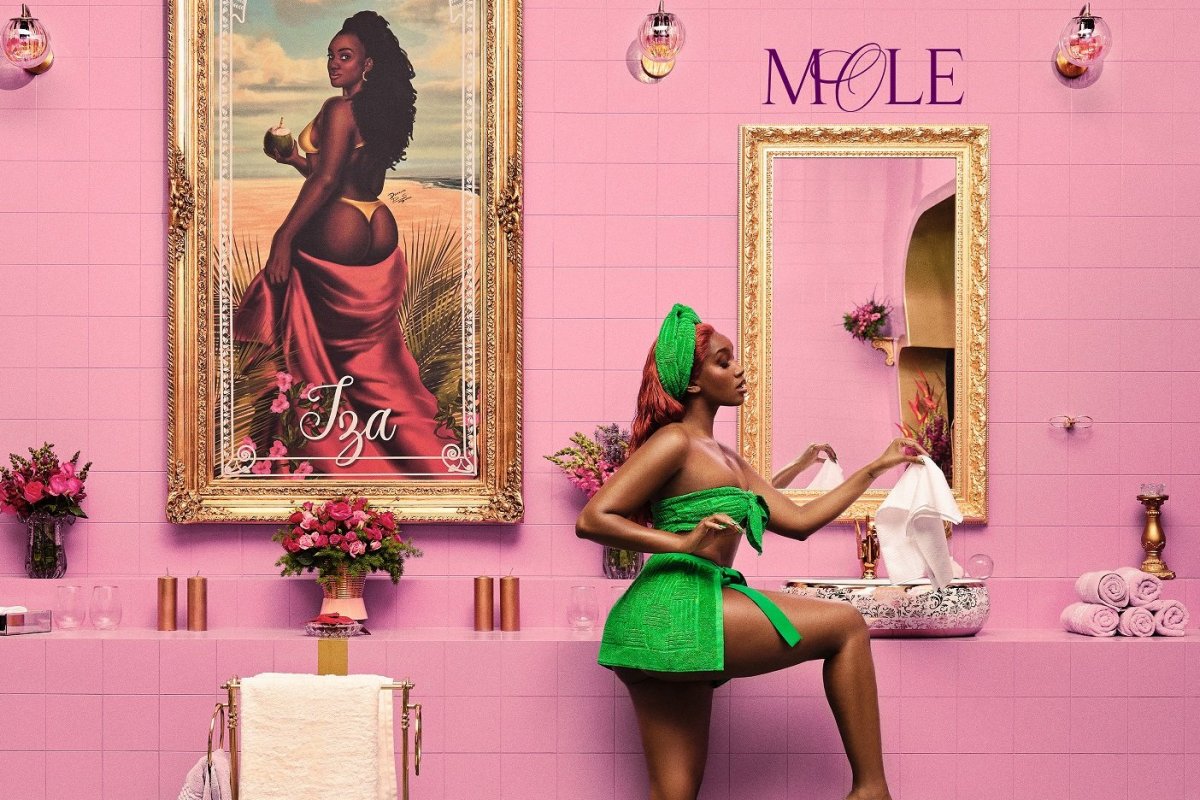 IZA lança projeto Três!