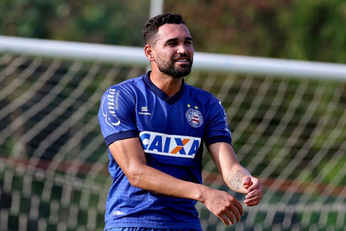 Gilberto pede desculpas à torcida do Bahia por fala polêmica