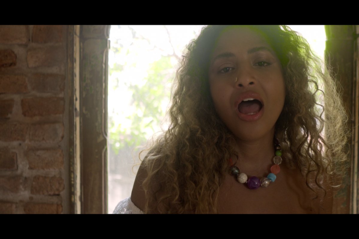 Anastácia lança EP Remix, com beats sensuais e tributo ao congo capixaba