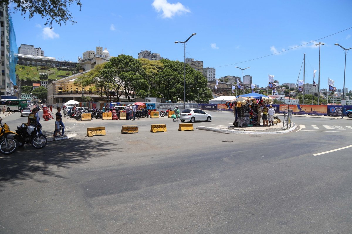 Alteração de tráfego na Praça Cairu é adiada para esta segunda (11)