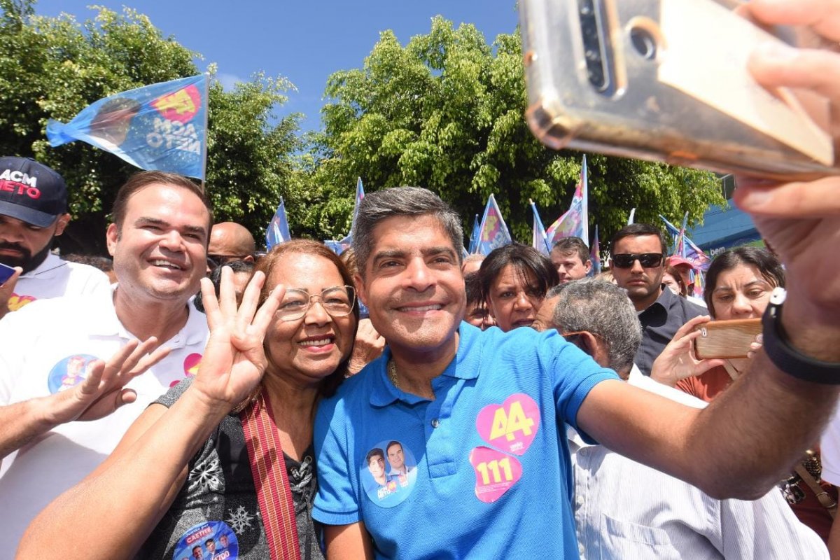 Em Caetité, Neto homenageia Anísio Teixeira e reafirma compromisso com a educação