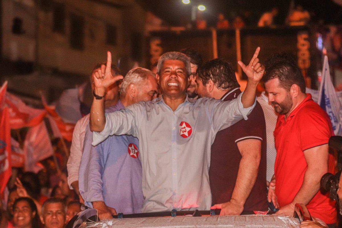 Jerônimo Rodrigues afirma que quer ''distribuir livros, empregos, comida e não armas'